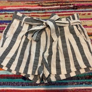 Striped Tie up shorts